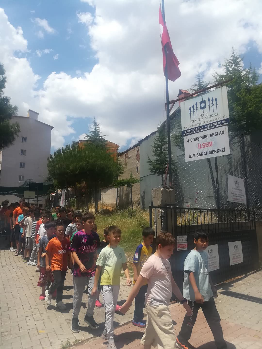 Uşak Yaz ve Okulu  Gençlik Üssü Gençlik Kampı Kuran Kursu Aktivite ve Etkinlikler Kurslar Eğitim Mer