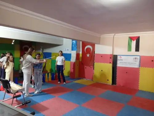 Uşak Fetih Gençlik Merkezi Etkinlikler Eğitimler